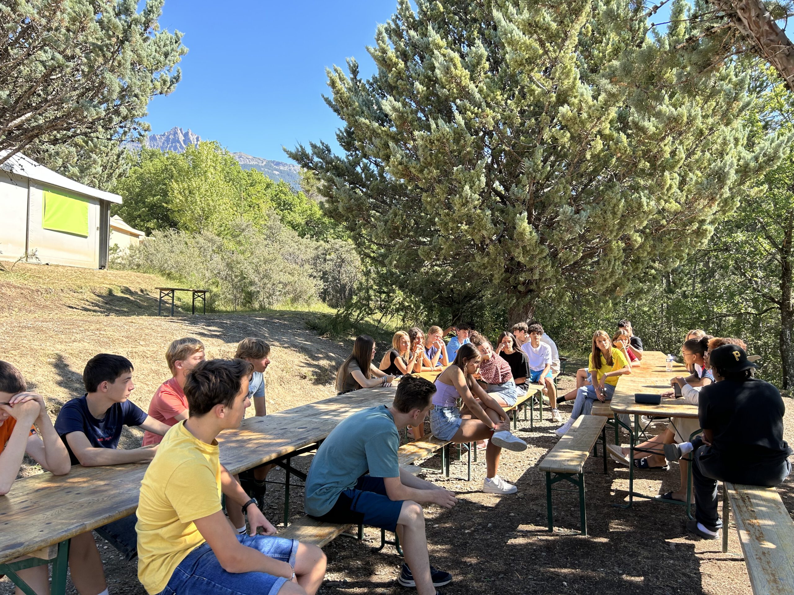 Ados à table | Colonies de Vacances | Camp l'Avancée Bleue